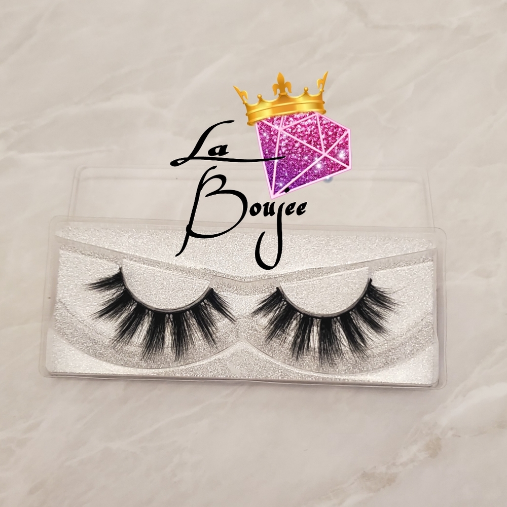 Strip eyelashes